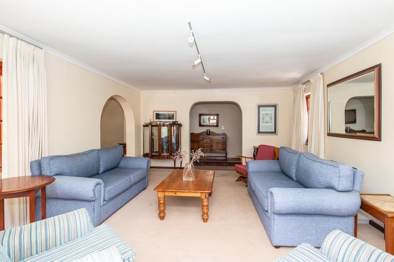 5 Bedroom Property for Sale in Constantia Western Cape